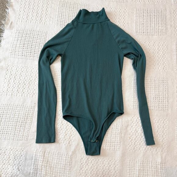 FP Movement M/L Seamless Turtleneck Bodysuit keyhole back cutout BC 2701 - Picture 9 of 10